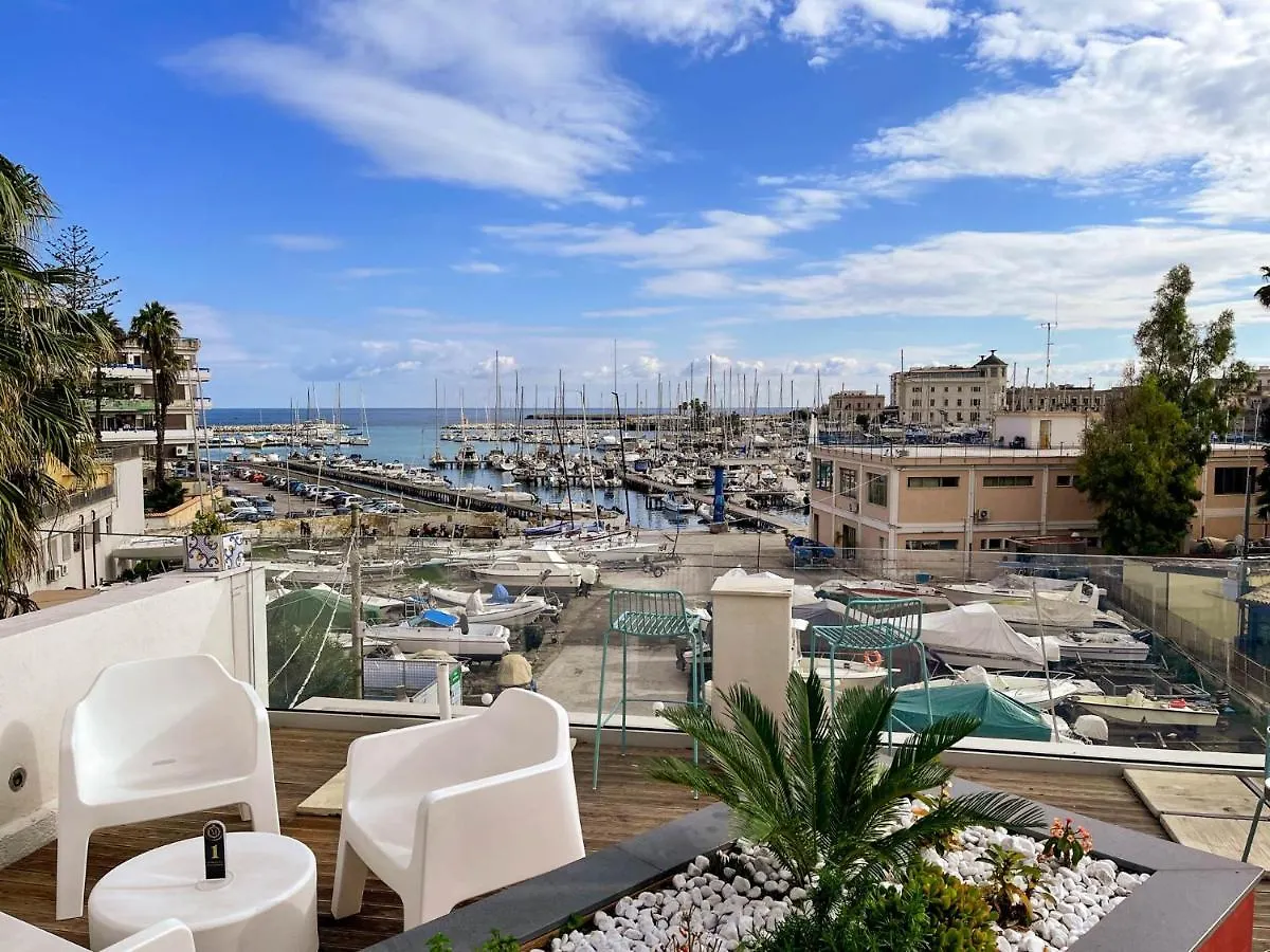 Regina Margherita - Bed And Breakfast & Rooftop Lounge Bar contacts
