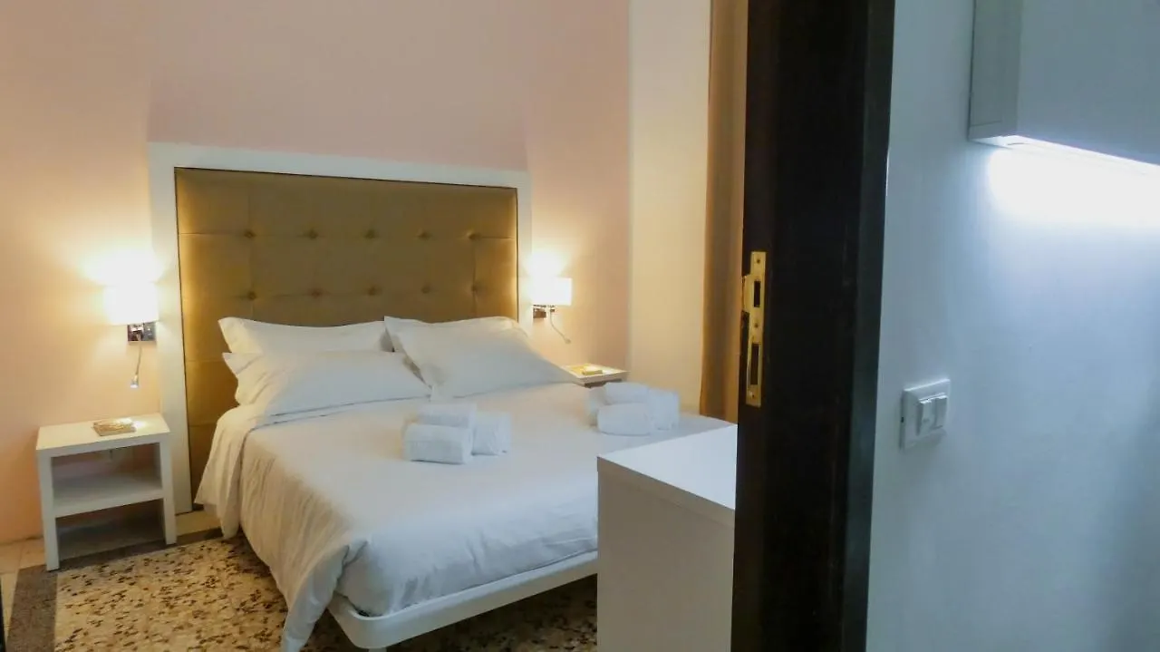 Regina Margherita - Bed And Breakfast & Rooftop Lounge Bar Syracuse