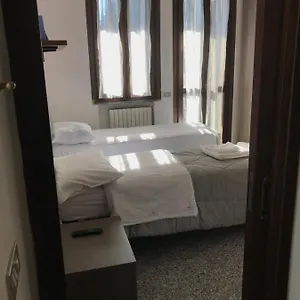 Con Bagno Mirjana , Cislago Italien
