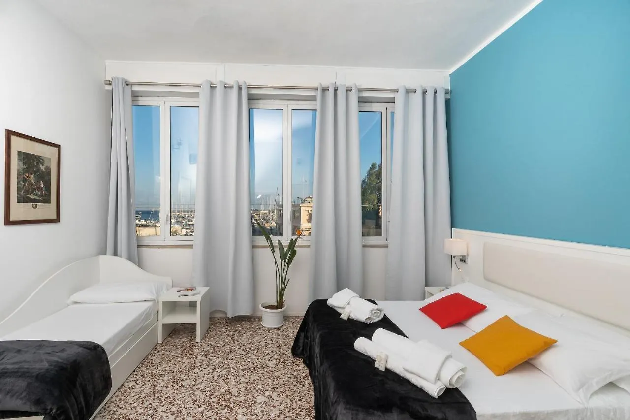 Frühstückspension Regina Margherita - Bed&Breakfast&Rooftop Lounge Bar Syrakus