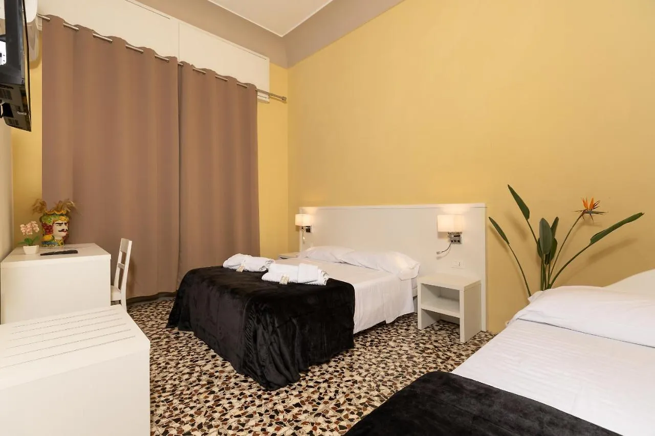 Frühstückspension Regina Margherita - Bed&Breakfast&Rooftop Lounge Bar Syrakus Italien